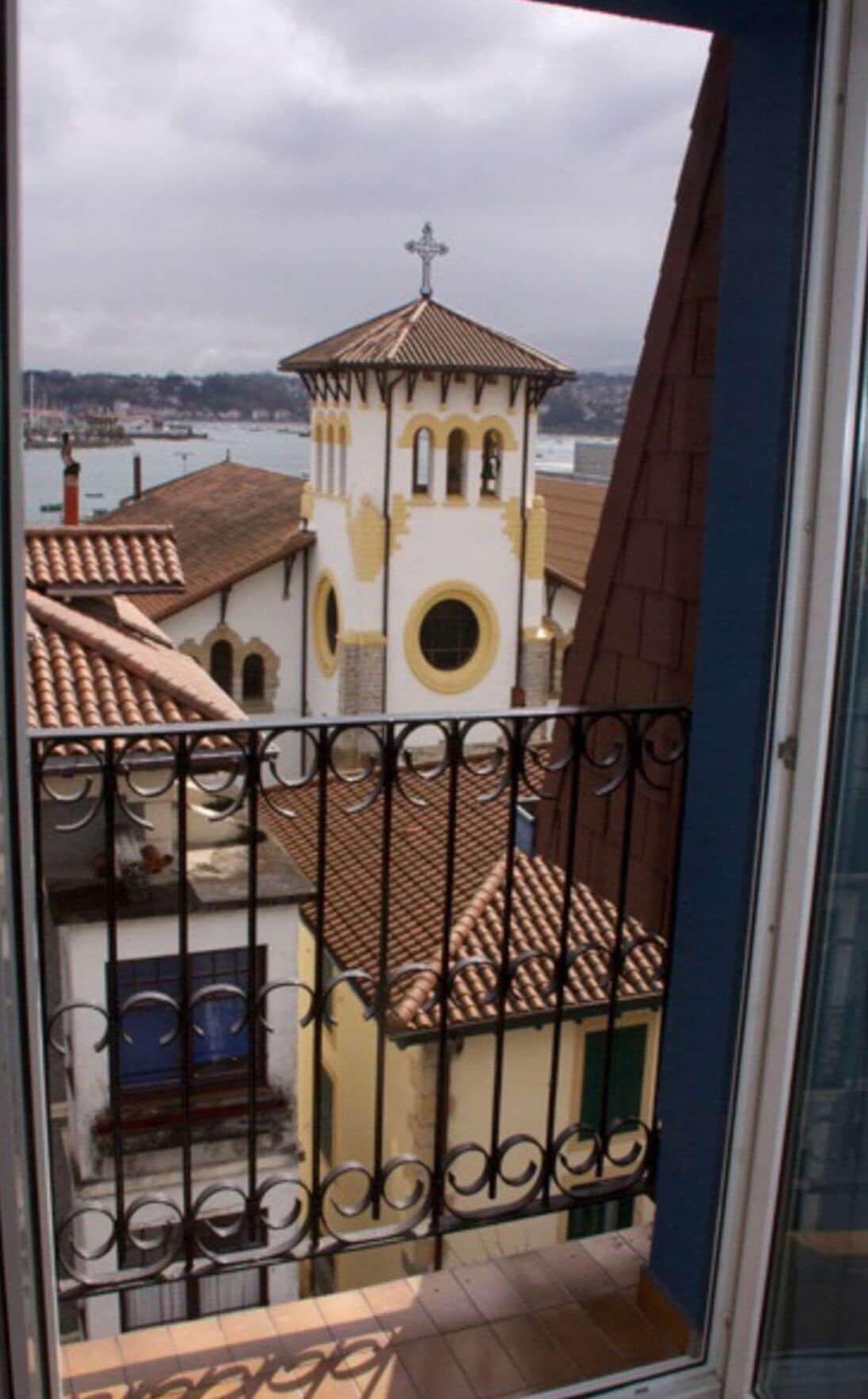 Hotel Jauregui Hondarribia Bagian luar foto