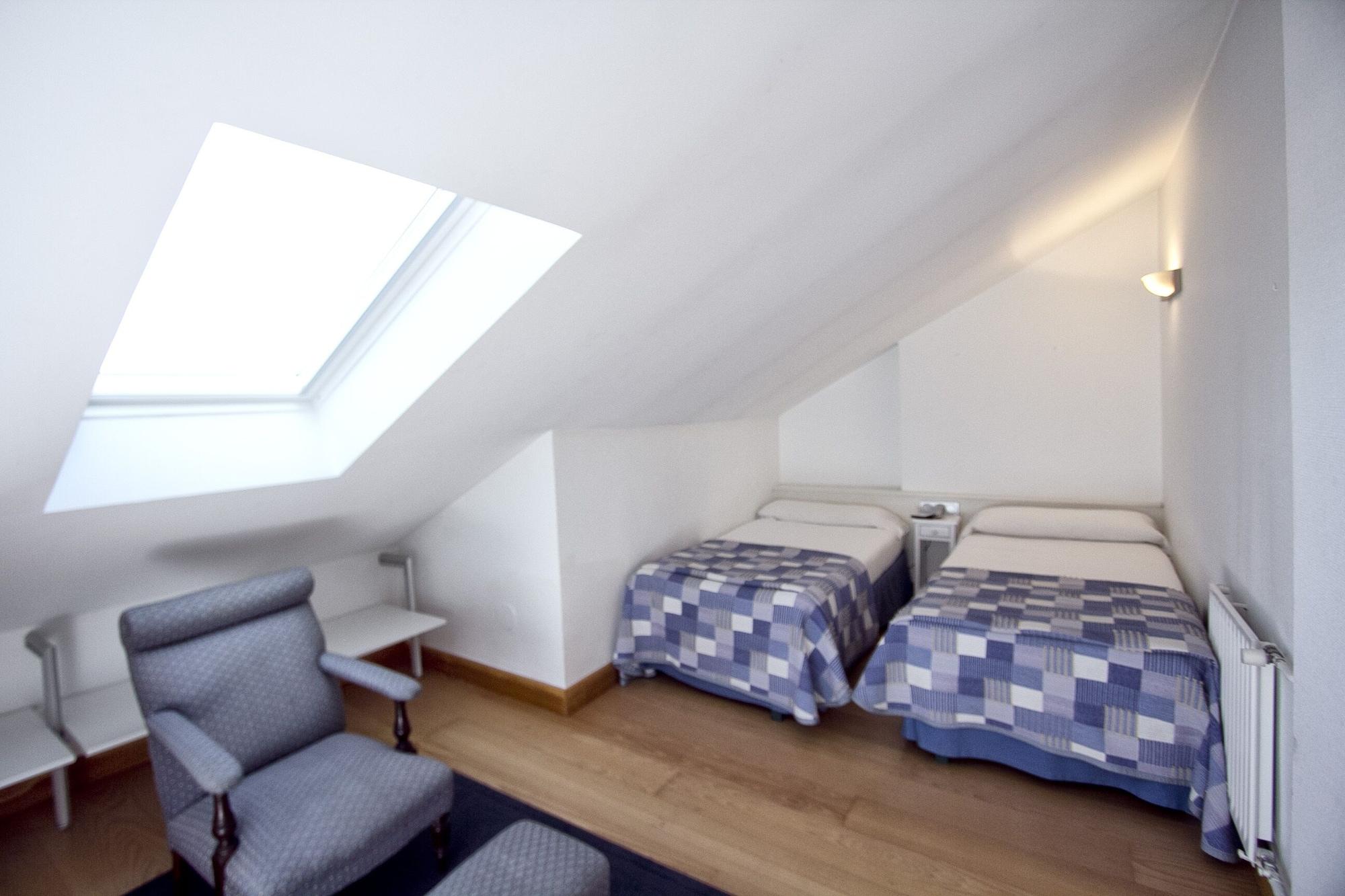 Hotel Jauregui Hondarribia Bagian luar foto