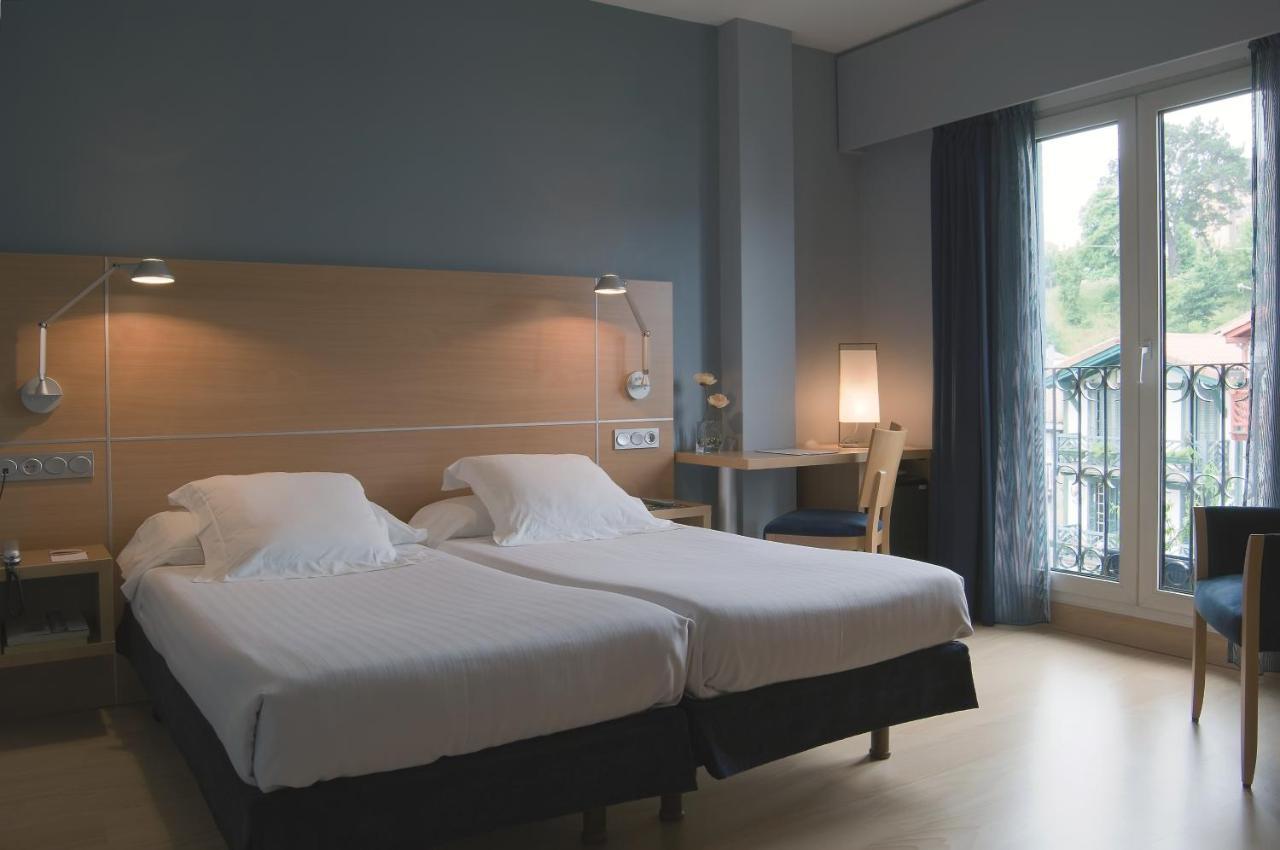 Hotel Jauregui Hondarribia Bagian luar foto