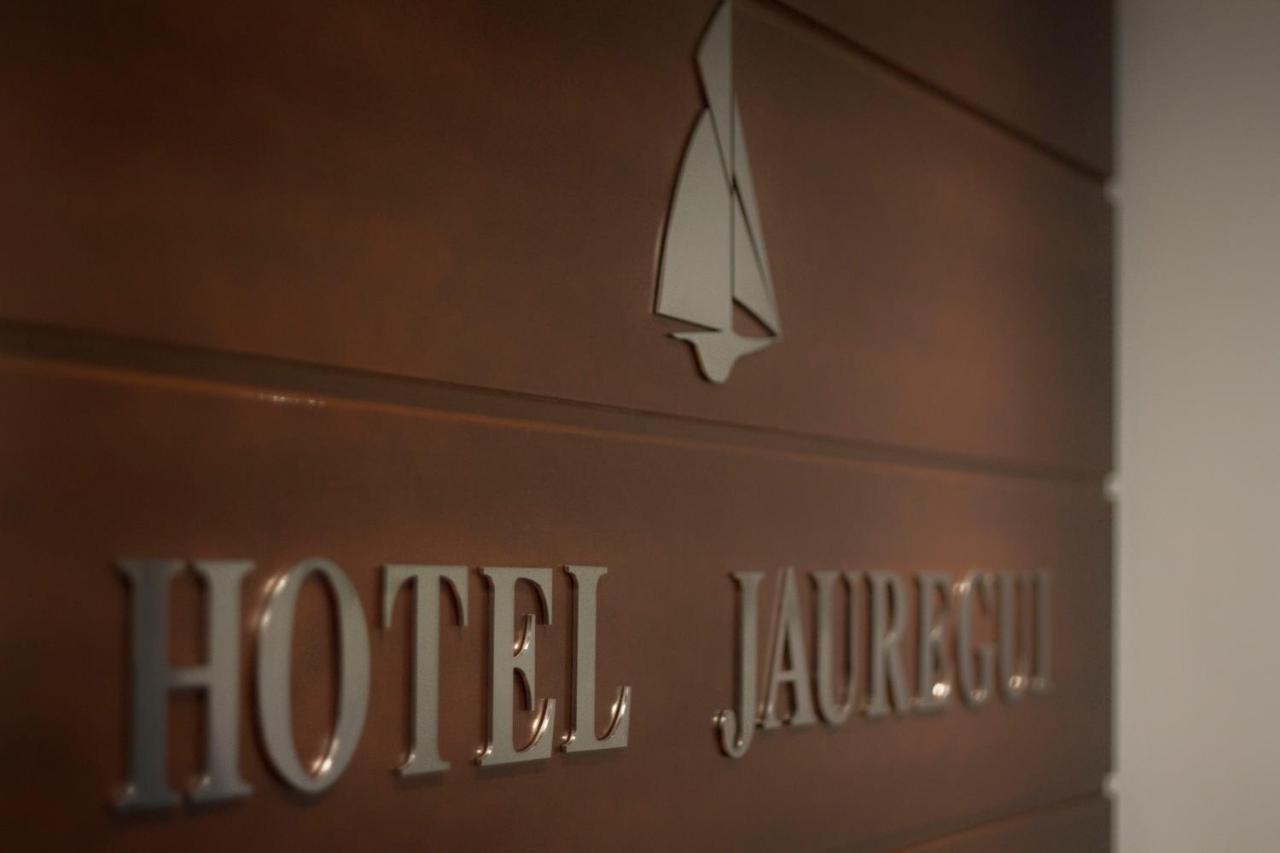 Hotel Jauregui Hondarribia Bagian luar foto