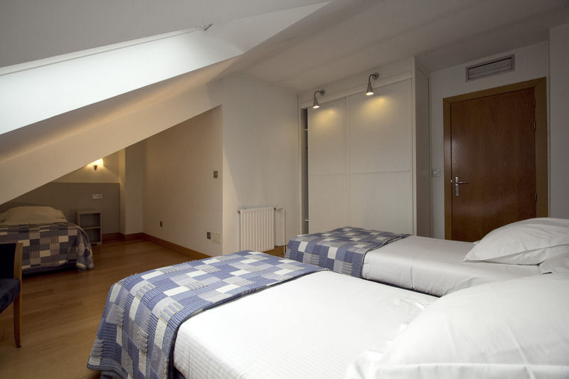 Hotel Jauregui Hondarribia Bagian luar foto
